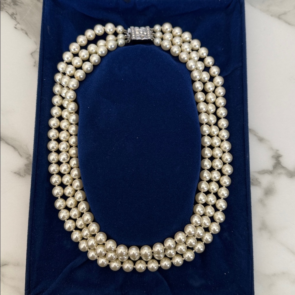 Camrose & Kross / Jackie Kennedy three string faux pearl necklace w/case
